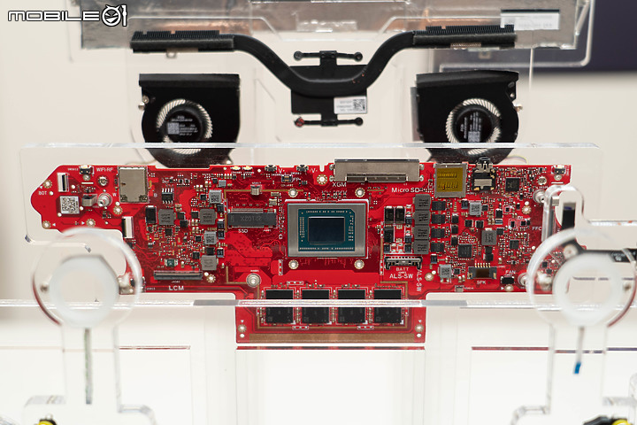 AMD 全新訂製晶片加持！最強遊戲掌機 ROG Ally 正式發表