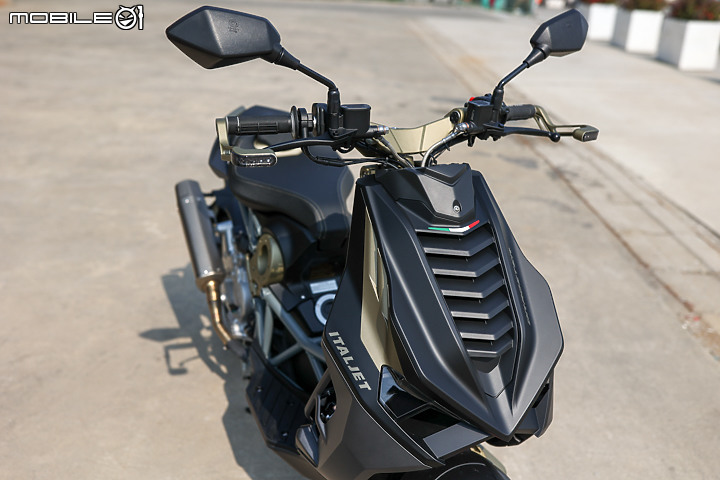 Italjet Dragster 200 ABS 特仕版 試駕｜純粹且硬派的骨感 無需過多的外殼包裝