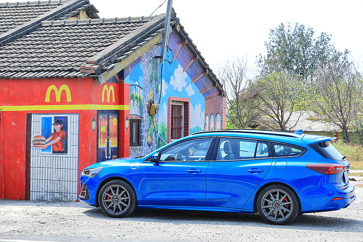 點我看大圖 (映像旅行) 隨心所向、山海隨行in台東高雄 feat. Ford Focus Wagon ST-Line Vignale