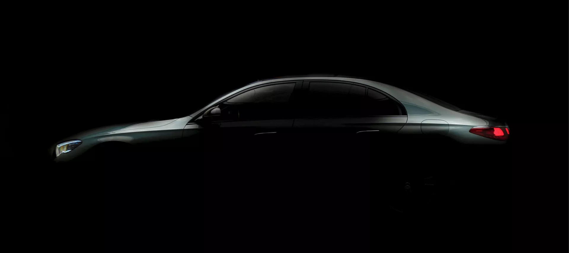 【海外新訊】Mercedes-Benz E-Class 大改款再秀局部照,4/25正式亮相!