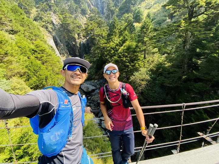 點我看大圖 「瑜伽越野跑」能高主峰 漫遊探訪