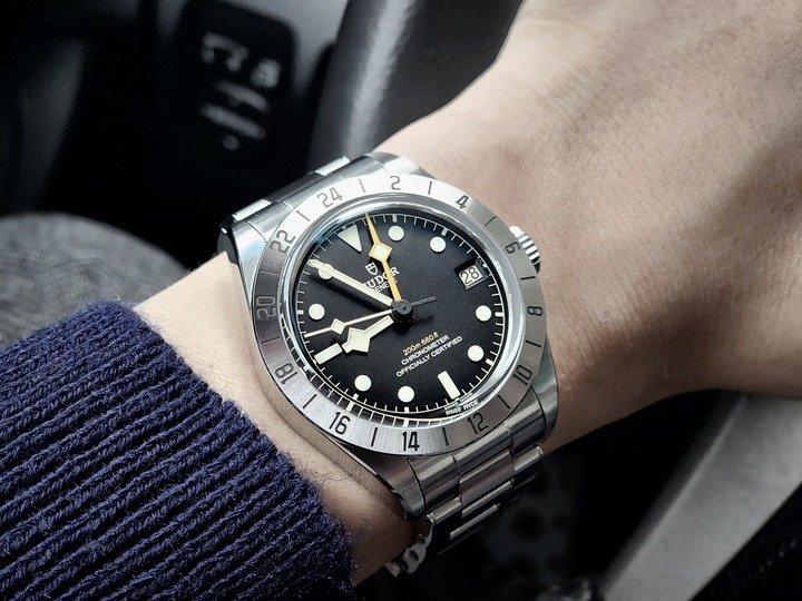 點我看大圖 「初嚐勞力士集團的美好」TUDOR BLACK BAY PRO GMT 帝舵碧灣專業型兩地時區腕錶 (圖多文長)