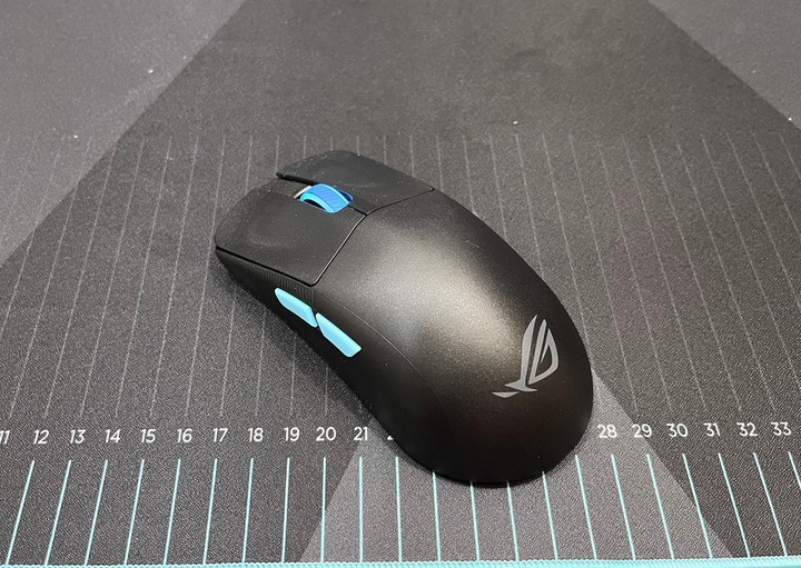 //VIK開箱//ROG Harpe Ace 無線電競滑鼠 + ROG Hone Ace 電競滑鼠墊開箱體驗