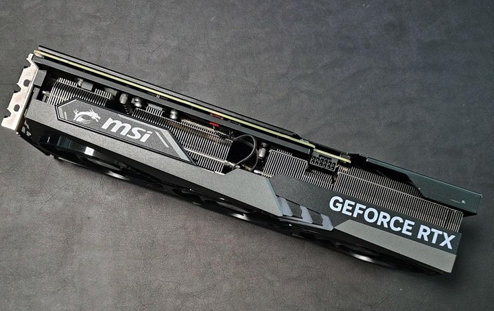 真的香~微星 RTX 4070 Ti Gaming x Trio 開箱