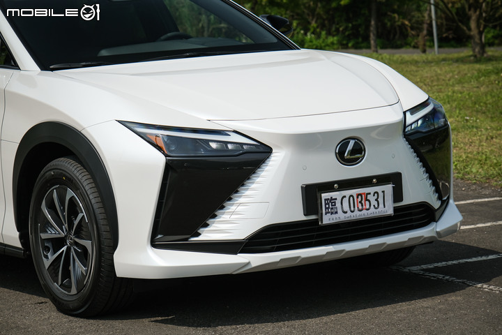 Lexus RZ450e 試駕|豪華電動休旅之表率!