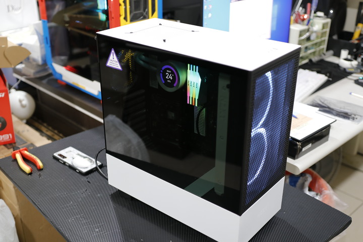 裝機回顧：2022年。NZXT 那個有點潮但 也只是有點潮的牌子。