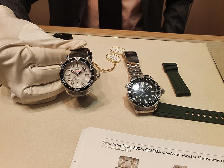 點我看大圖 熱門款-OMEGA 綠海馬 300M分享
