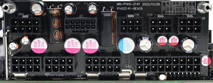 點我看大圖 GIGABYTE技嘉UD1000GM PG5(REV. 2.0) 1000W金牌全模組化電源開箱