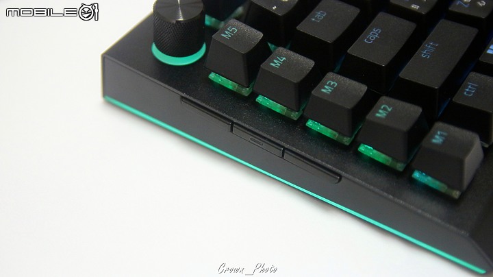 Razer BlackWidow V4 Pro 雷蛇黑寡婦蜘蛛幻彩版 把玩心得