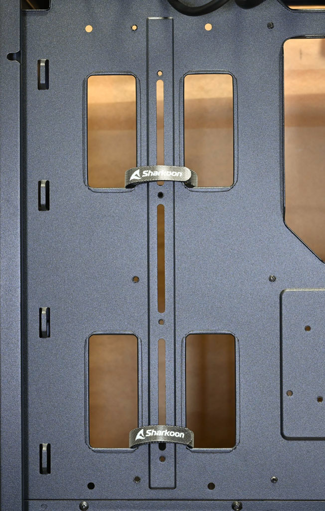 Sharkoon M30 BLACK機殼開箱