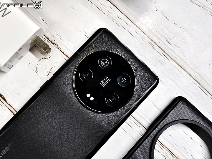 小米13 Ultra 簡單開箱 - 驚人的四鏡頭模組