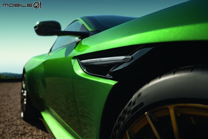 【國內第三季發表】Aston Martin推出全新DB12,外表力量強大、內在科技進化!