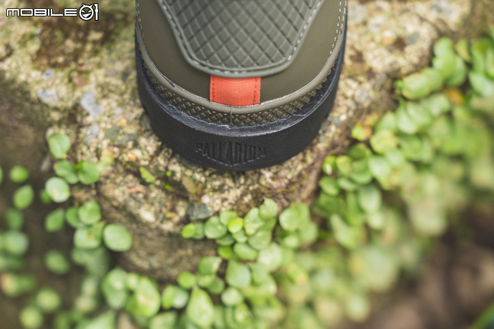 PALLADIUM PAMPA LITE+ MATRYX纖維尼龍靴開箱|單支重量僅300克?軍靴也能如此輕盈!