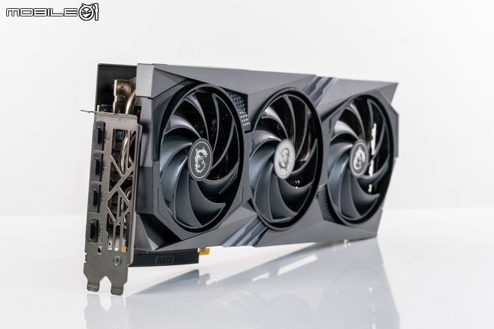微星 GeForce RTX 4060 Ti GAMING X TRIO 8G 顯示卡開箱實測 以大開口散熱提供更高運作效能
