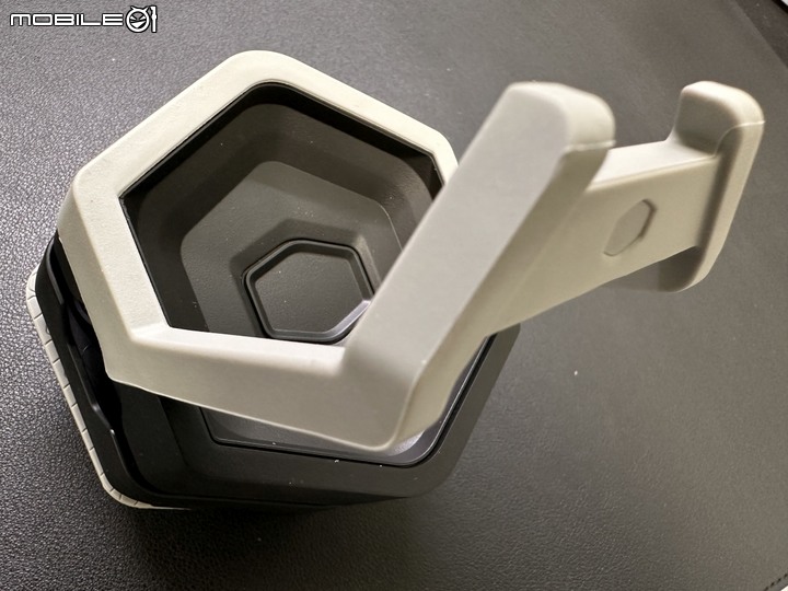 酷碼之寶 Cooler Master GEM 磁吸式電競支撐架