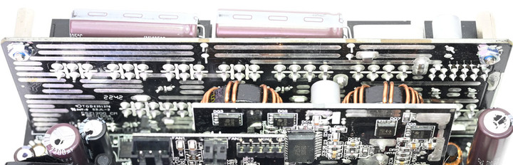 點我看大圖 NZXT C1200 GOLD 1200W金牌全模組化電源開箱