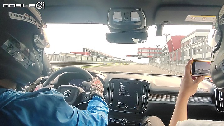 點我看大圖 【體驗心得分享】VOLVO XC40 Recharge Twin Motor 麗寶國際賽車場體驗