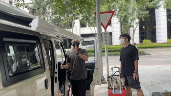 【露營車體驗】生日居然睡車上！宜蘭露營區看到滿天星、藍眼淚