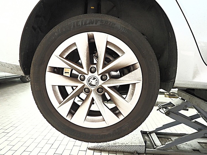ŠKODA OCTAVIA COMBI 1.0TSI e-TEC 30,000km 保養紀錄