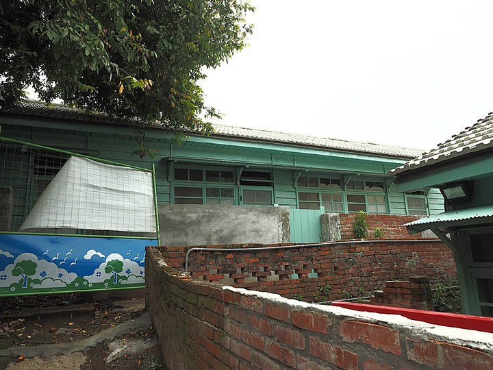 北投 中心新村與舊雙溪河步道 — 全臺唯一溫泉軍醫系統眷村，附掛市區內大片青翠稻田