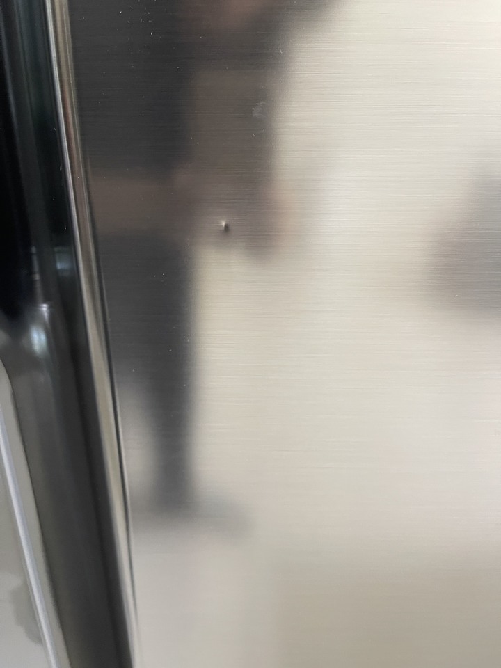 日立冰箱門板金凹了⋯⋯