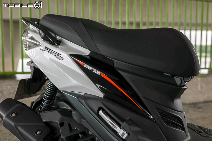 SYM JET SL TCS 試駕｜強化安全不漲價 升級就在細節裡