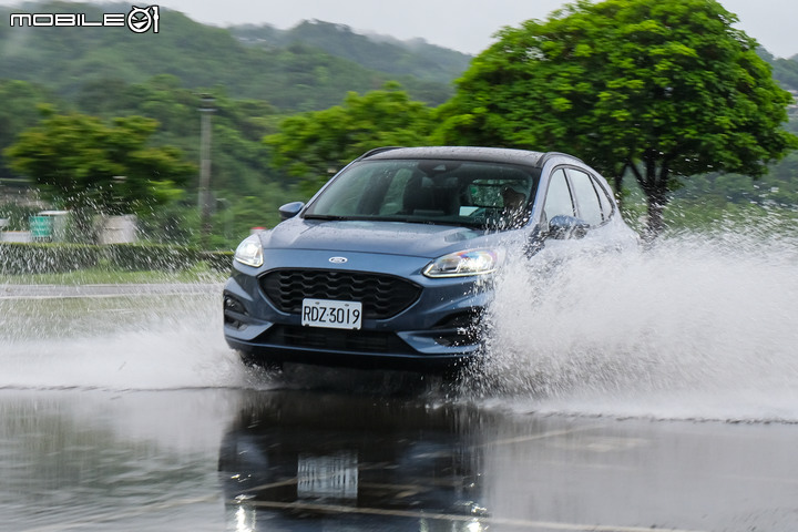 MG HS 2.0 / Ford Kuga ST-Line / Toyota RAV4 Adventure 集體評比|整體表現更全面的中流砥柱!
