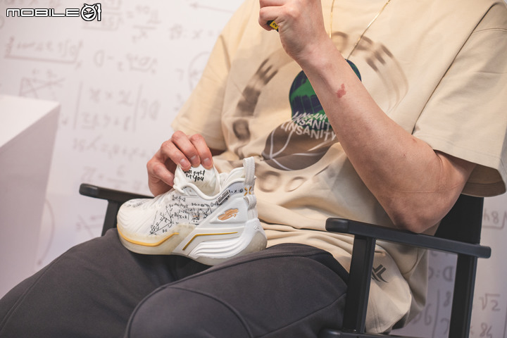 【採訪】球鞋上有數學公式！特步XTEP JLIN3限定配色「學霸」發表！
