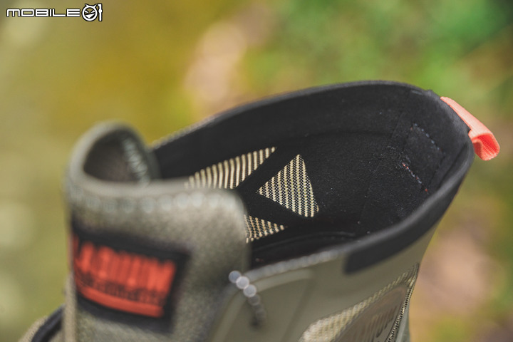 PALLADIUM PAMPA LITE+ MATRYX纖維尼龍靴開箱|單支重量僅300克?軍靴也能如此輕盈!