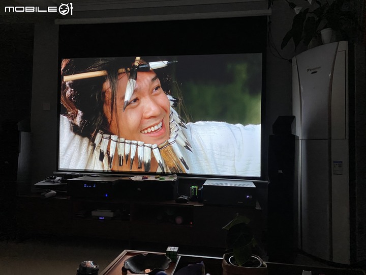 遊戲電影兩不誤的BENQ X3000i投影機