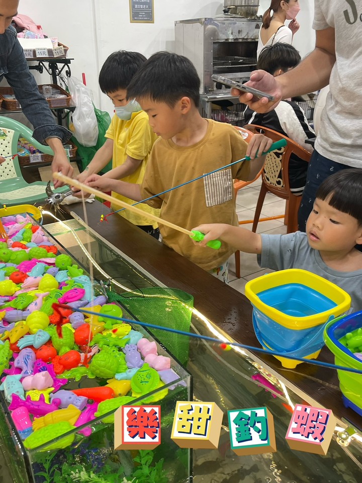 大台北親子釣蝦撈魚樂園~新北新莊親子美食好玩景點體驗課程