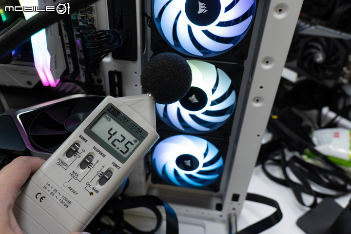 CORSAIR iCUE H150i ELITE LCD XT 360 AIO 水冷散熱器 以更高解熱能力持續穩定效能輸出