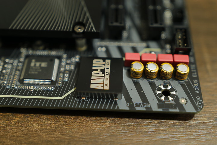 萬元內的誠意之作。由不可描述的 GIGABYTE 技嘉科技 帶來的 【Z790 AORUS ELITE AX】高品質主機板