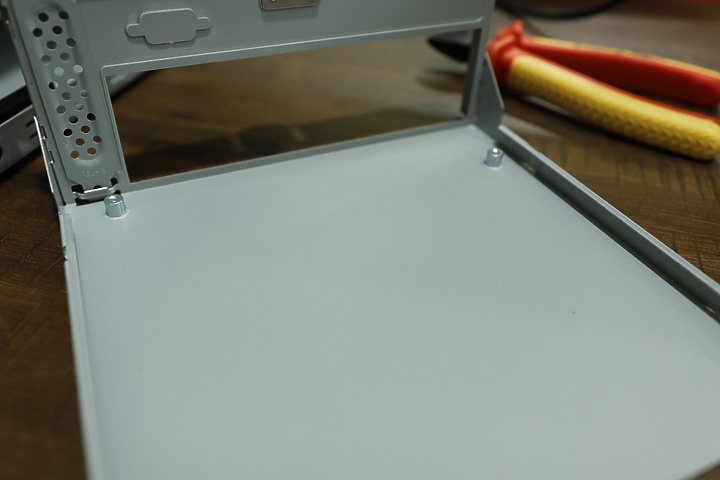 【用純SSD自組NAS】並留下4個槽供隨時擴充 家用SOHO Mini Server ITX？廢話跟圖一樣多
