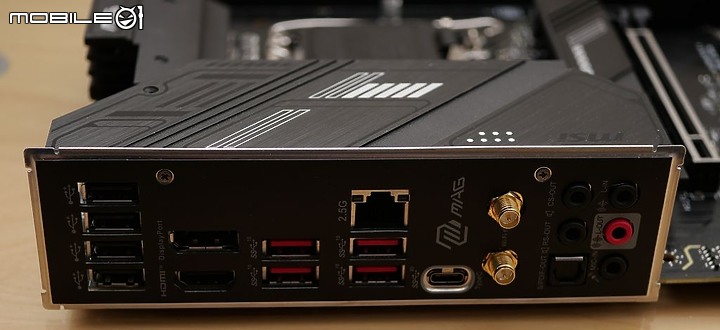 點我看大圖 開箱 D5 交棒,微星 MAG B760 TOMAHAWK WIFI