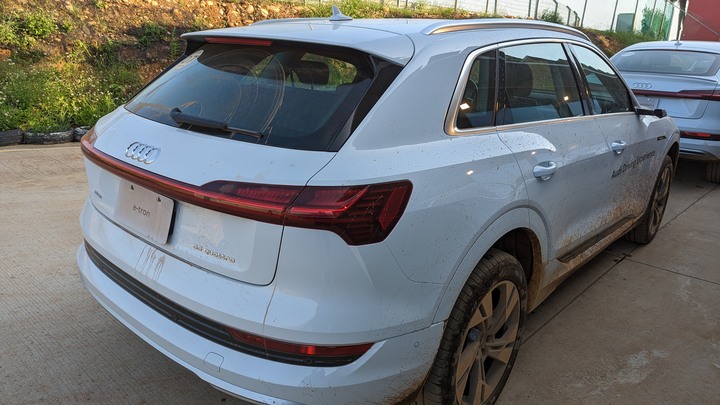 雙重感受一次滿足 - Audi Q系列暨 e-tron 越野駕馭體驗營