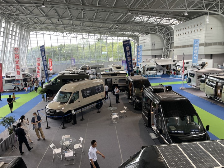 參觀上海國際房車旅遊博覽會 (露營車)