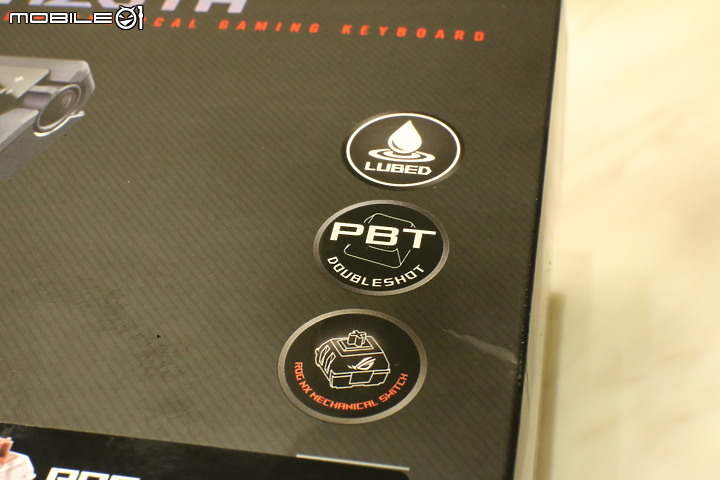 結合頂尖技術的客製化鍵盤|ROG Azoth不專業開箱測試