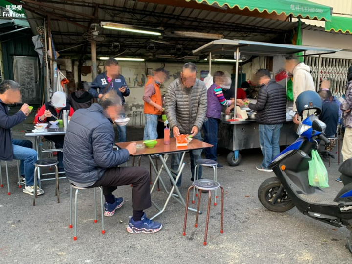 台中美食-每天都座無虛席，沒早起是吃不到的銷魂爌肉飯