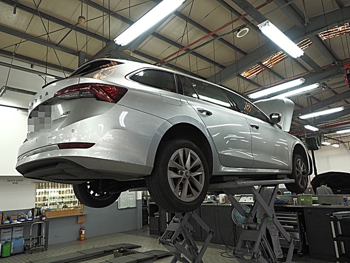 ŠKODA OCTAVIA COMBI 1.0TSI e-TEC 30,000km 保養紀錄