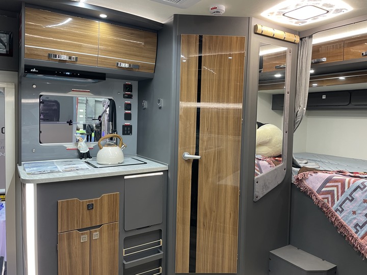 參觀上海國際房車旅遊博覽會 (露營車)