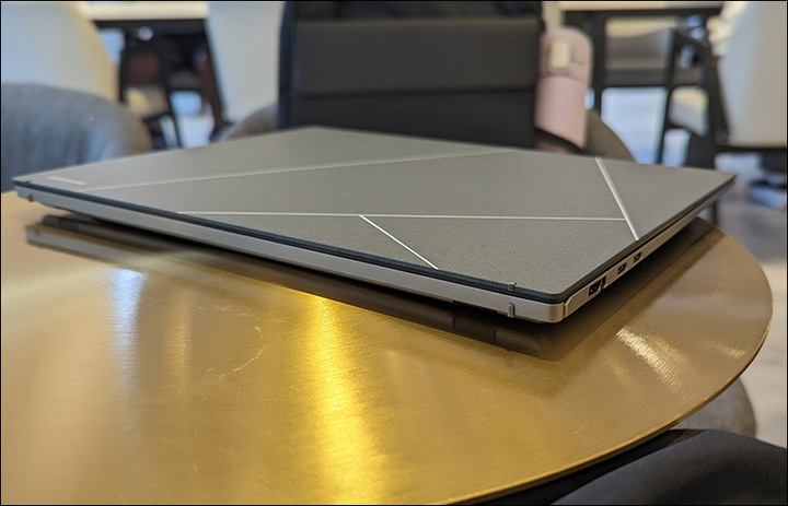 [入手紀錄] ASUS UX5304VA三創賞機、開箱