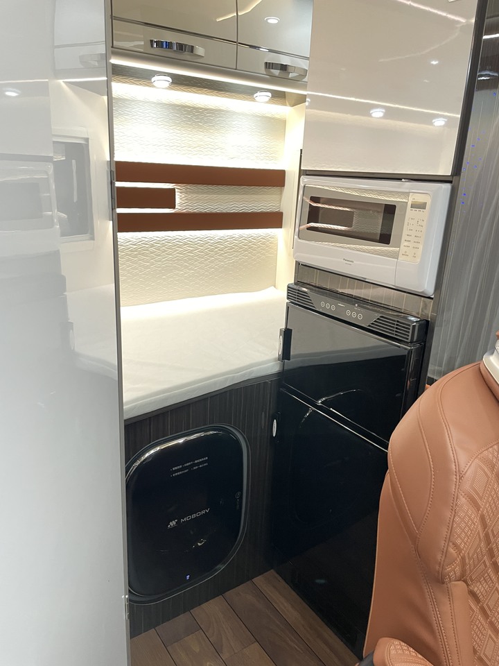 參觀上海國際房車旅遊博覽會 (露營車)