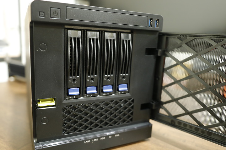 【用純SSD自組NAS】並留下4個槽供隨時擴充 家用SOHO Mini Server ITX？廢話跟圖一樣多