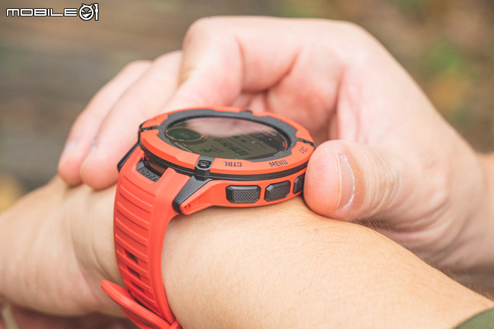 Garmin INSTINCT 2X Solar 本我系列錶款開箱|首度導入LED手電筒、高CP值探險鉅作!