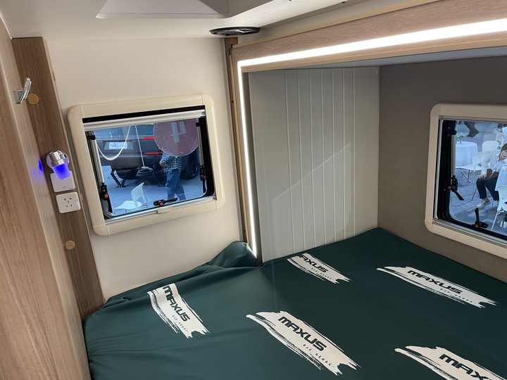 參觀上海國際房車旅遊博覽會 (露營車)