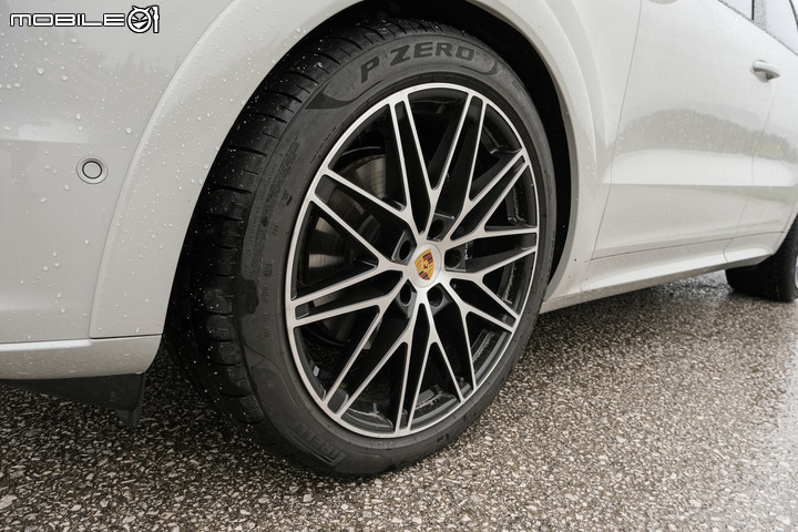 Porsche Cayenne Coupe 小改款奧地利試駕|更臻完美的進化幅度,展露鮮明的跑車基因!