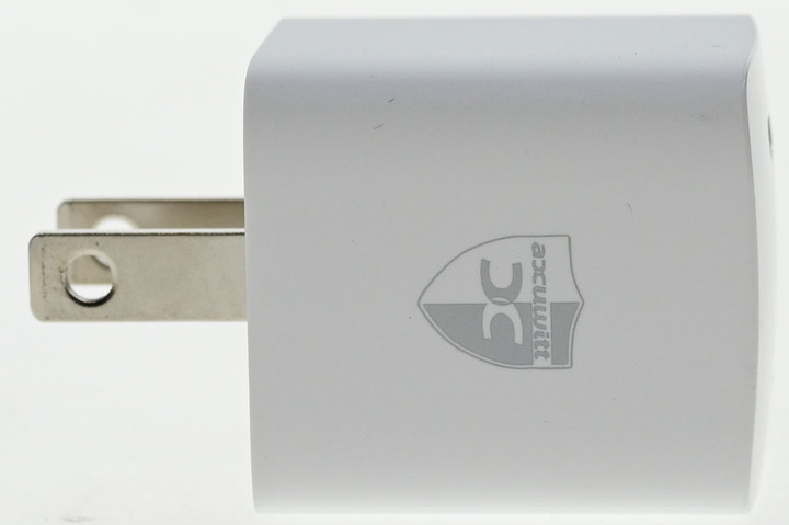 accuwitt高山充33W快速充電器PA-1330-33簡測