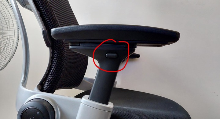 Steelcase Leap 到底怎麼跟 Aeron 比較,結果呢? 使用心得