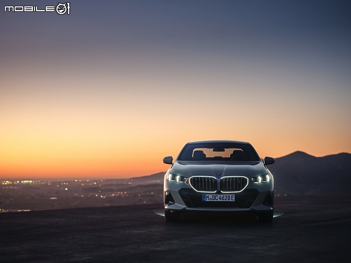 【海外新訊】BMW大改款5系列/純電i5正式發表,內外觀與數位科技全面進化、純電i5動力突破六百匹!